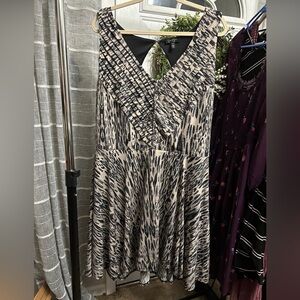 Jessica Simpson Black and Cream Dress